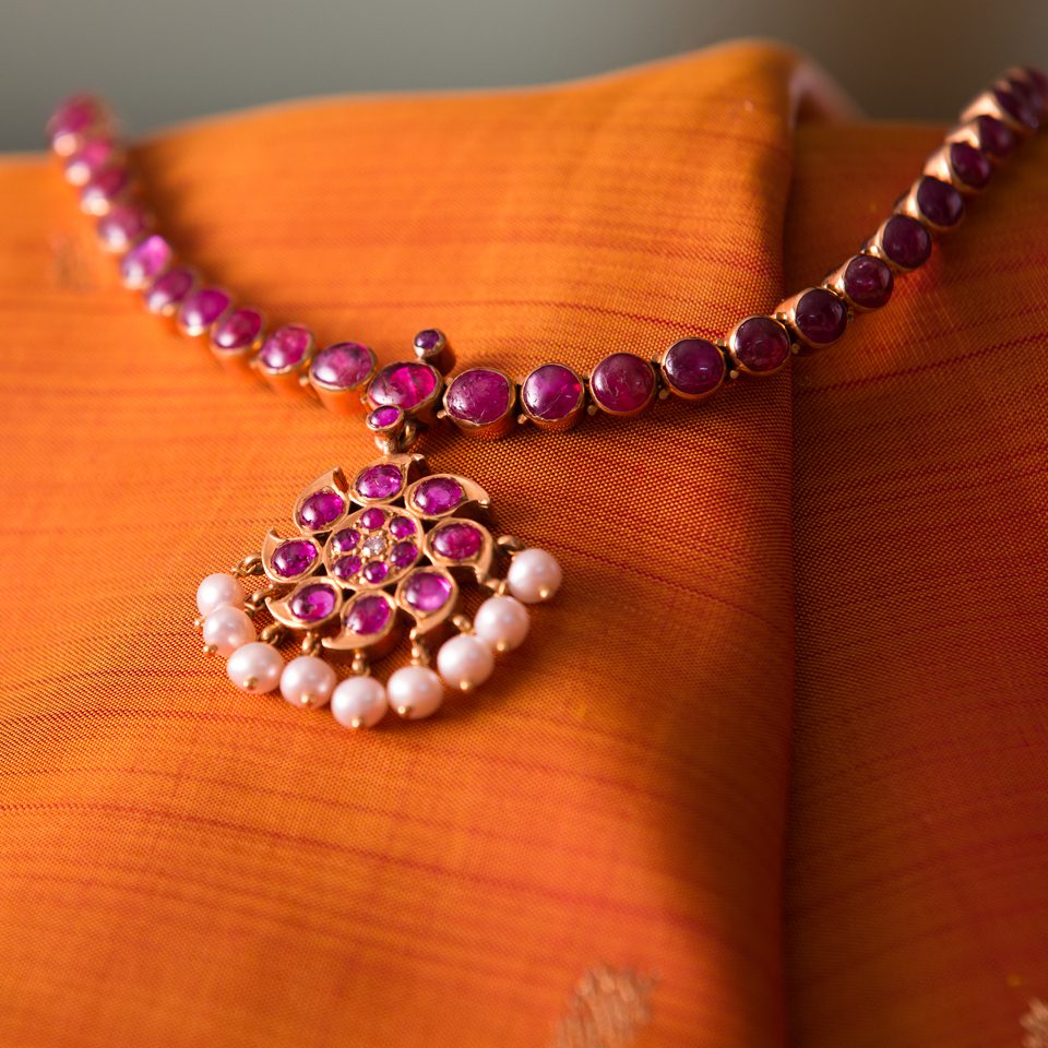 KMN 100 - Antique Ruby Addigai