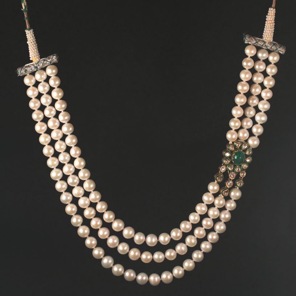 KMN 159a - Emerald and Uncut Three String Pearl Necklace