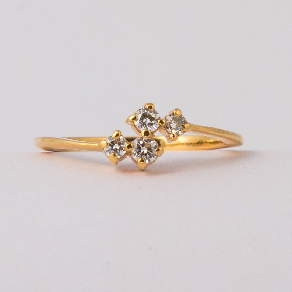 KMN 163 - Sleek Diamond Ring