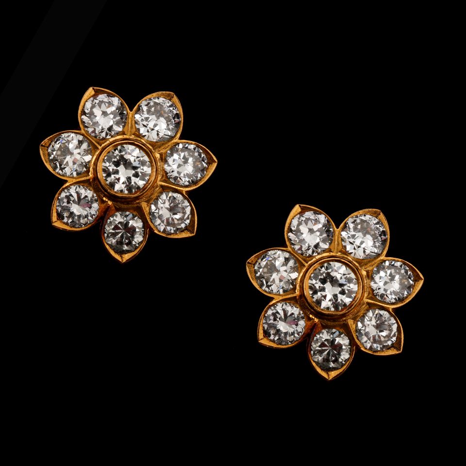 KMN 230 - Breathtaking Floral Diamond Earring