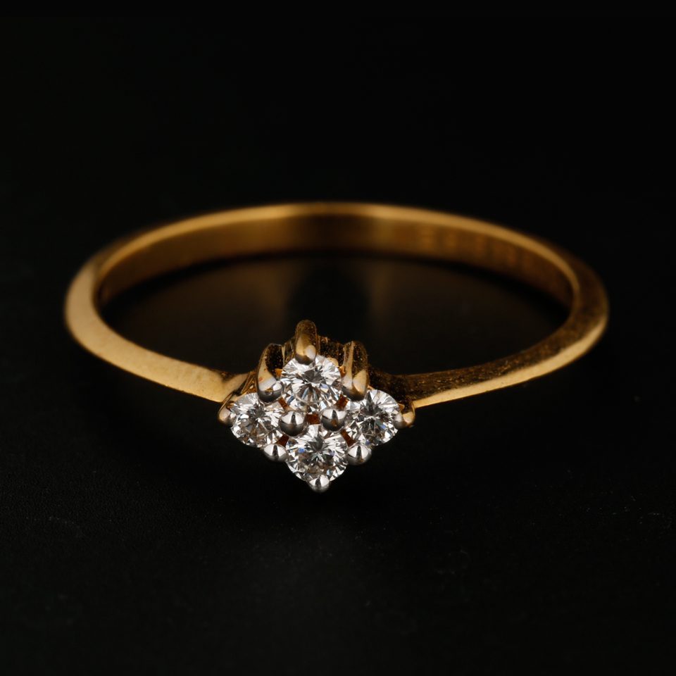 KMN 235 - Sleek Diamond Ring