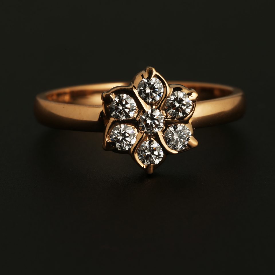 KMN 286 - Classical Seven Stone Diamond Ring