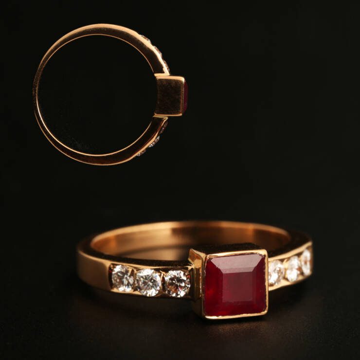 KMN 289 - Ruby & Diamond Studded Ring