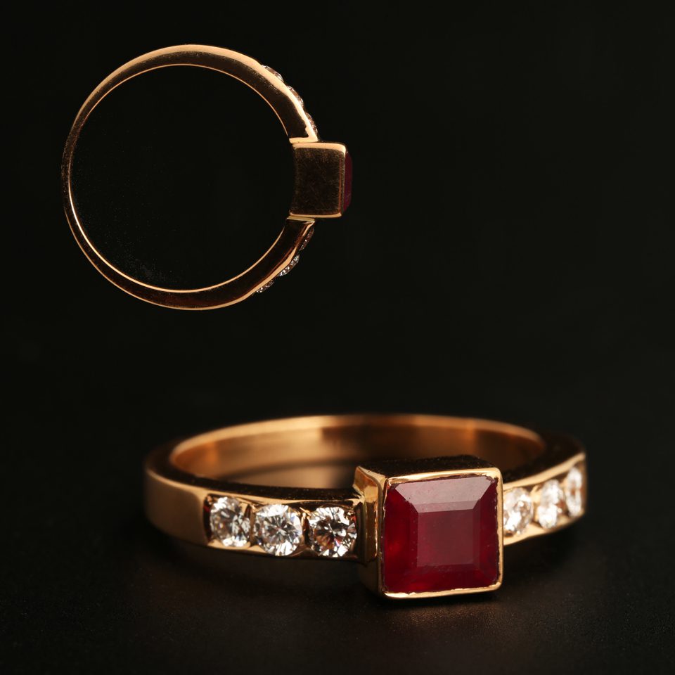 KMN 289 - Ruby & Diamond Studded Ring