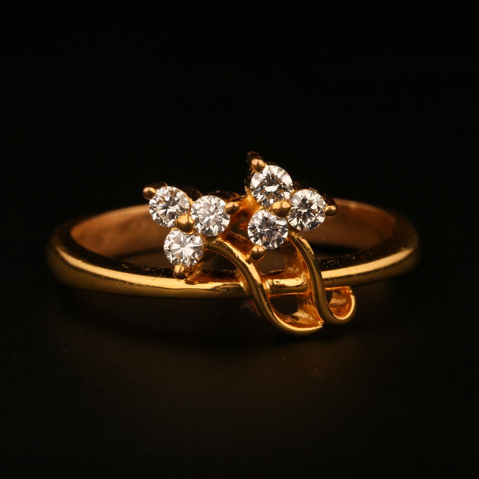 KMN 305 - Sleek Diamond Ring
