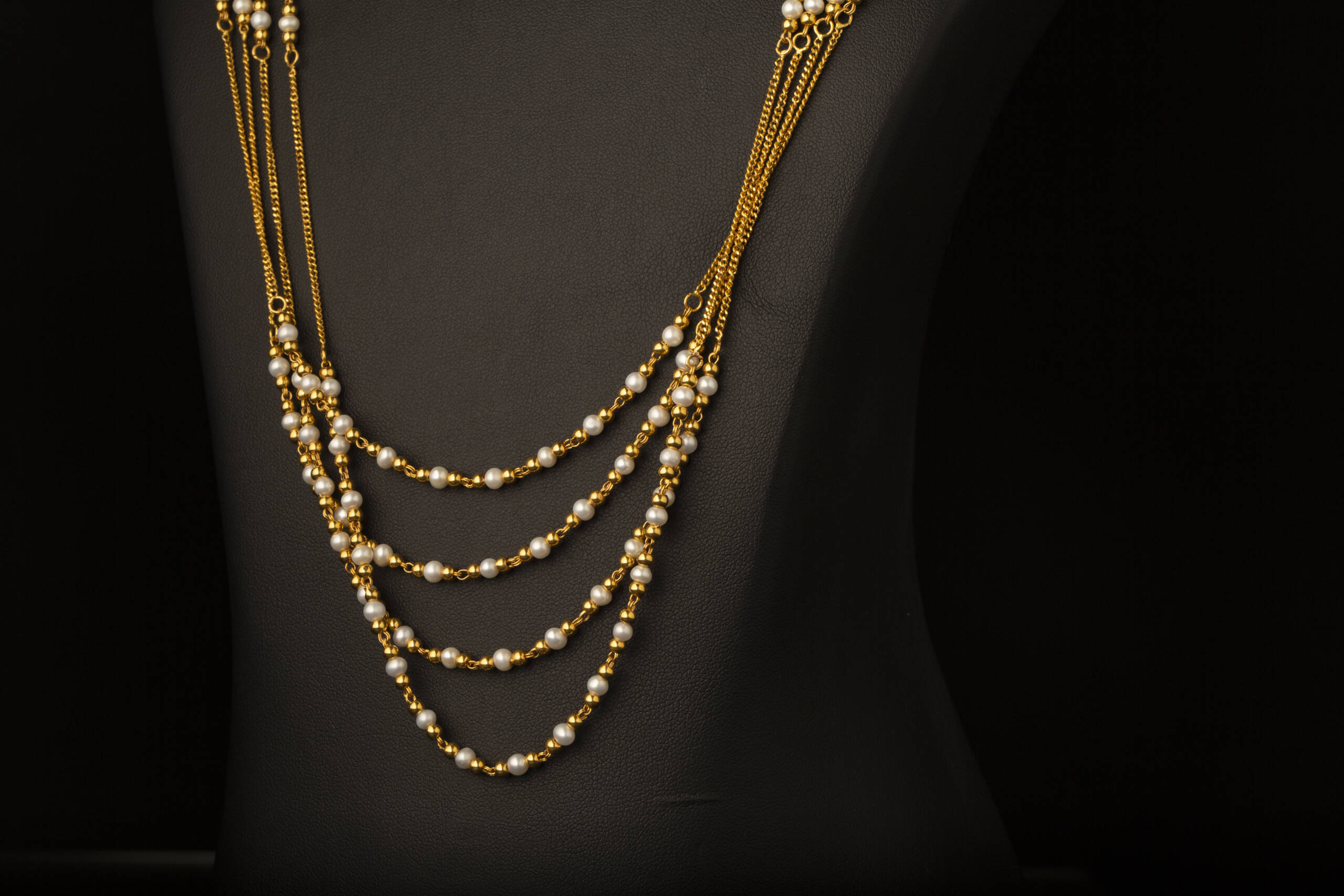 KMN 309 - Delicate Pearl Necklace